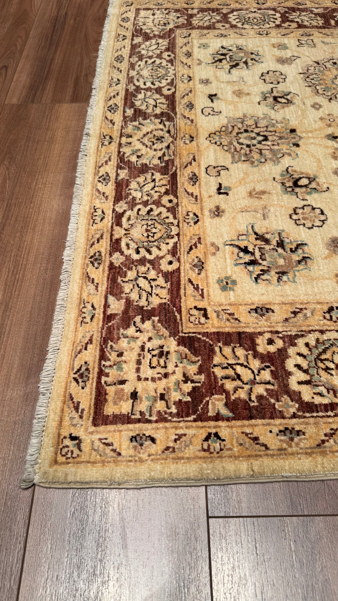 Uşak Original Hand Woven Cream Red Vegetable Dyed Wool Carpet 125x179 2.24 Square Meters - 4x6 ft