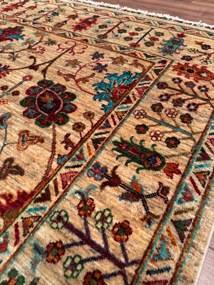 Sultani Çiçekli Orijinal El Dokuması Bej Kök Boya Yün Halı 166x242 4.02 Metrekare - 5x8 ft