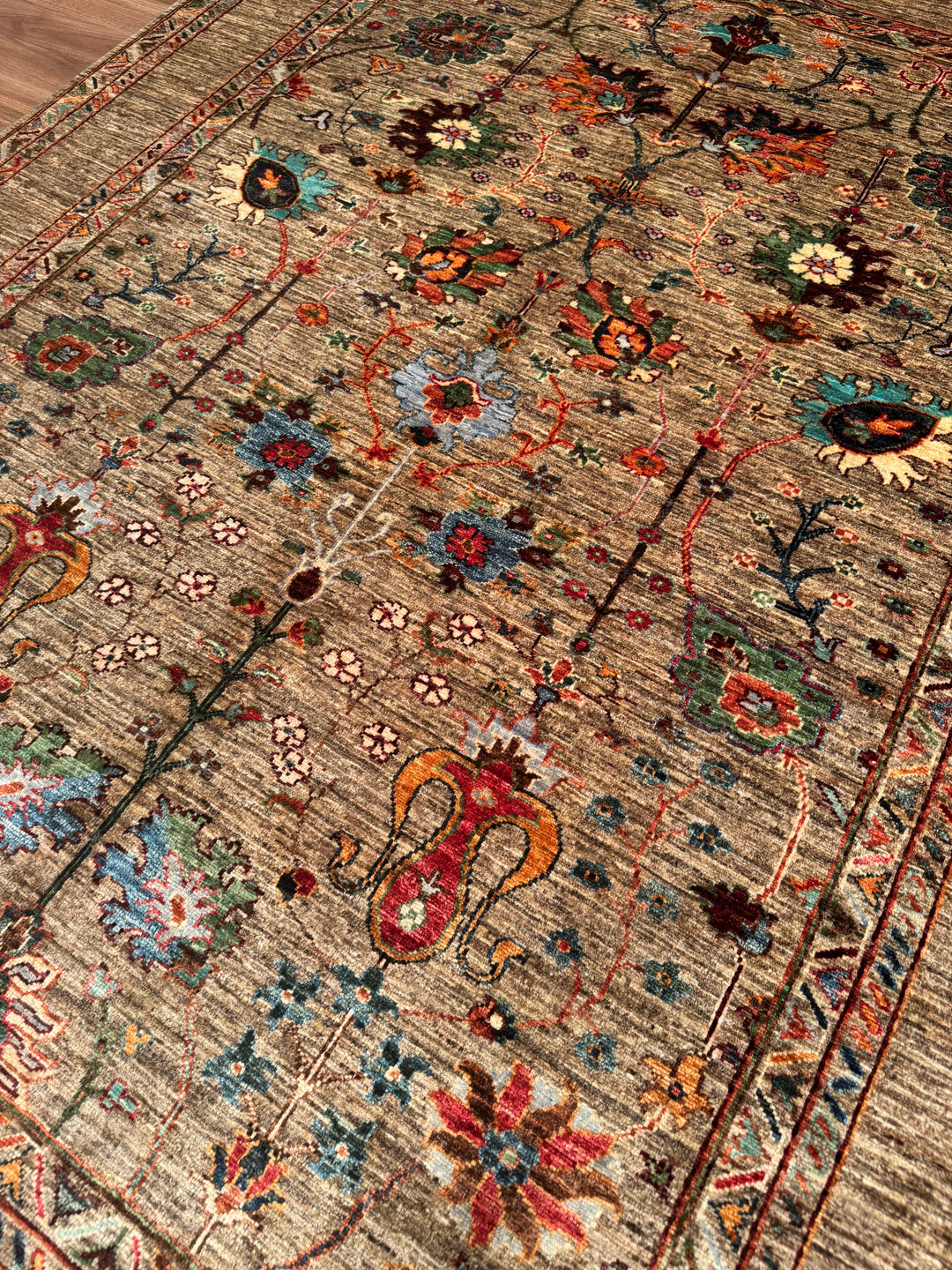 Sultani Çiçekli Orijinal El Dokuması Bej Kök Boya Yün Halı 171x230 3.93 Metrekare - 5x8 ft