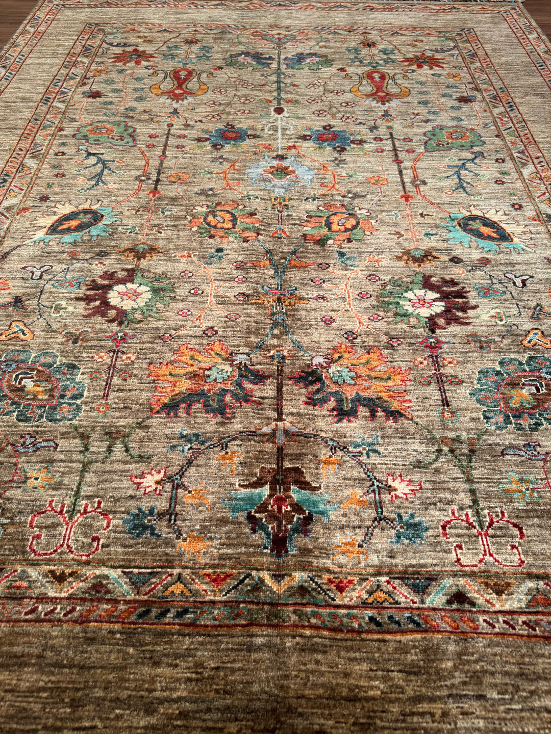 Sultani Çiçekli Orijinal El Dokuması Bej Kök Boya Yün Halı 171x230 3.93 Metrekare - 5x8 ft