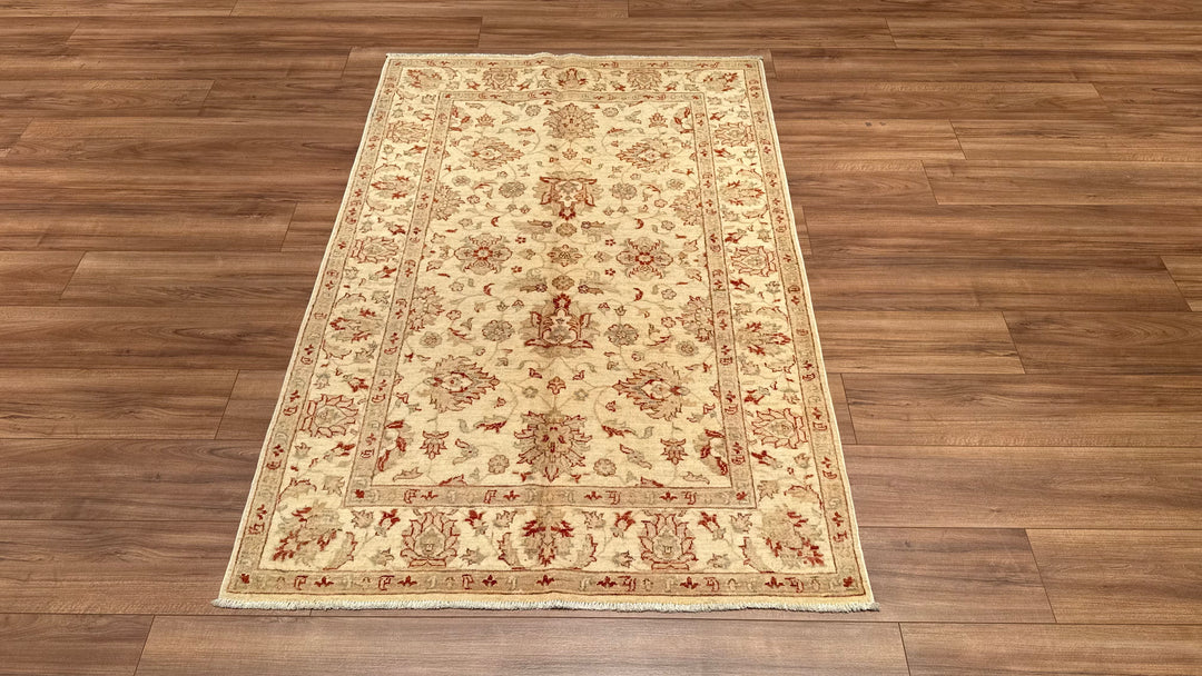 Uşak Original Hand Woven Cream Vegetable Dyed Wool Carpet 122x171 2.09 Square Meters - 4x6 ft