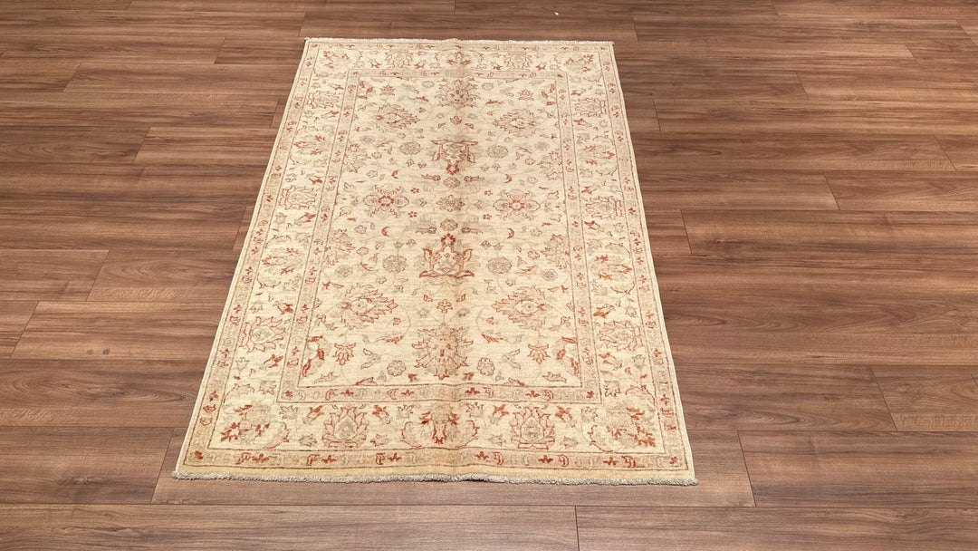 Uşak Original Hand Woven Cream Vegetable Dyed Wool Carpet 122x171 2.09 Square Meters - 4x6 ft