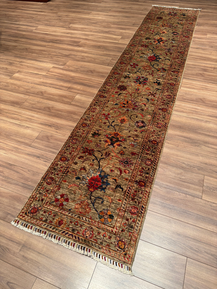 Sultani Binbirgece Uzun Yolluk Orijinal El Dokuması Bej Kök Boya Yün Halı 0.79x386 Metrekare - 3x12 ft