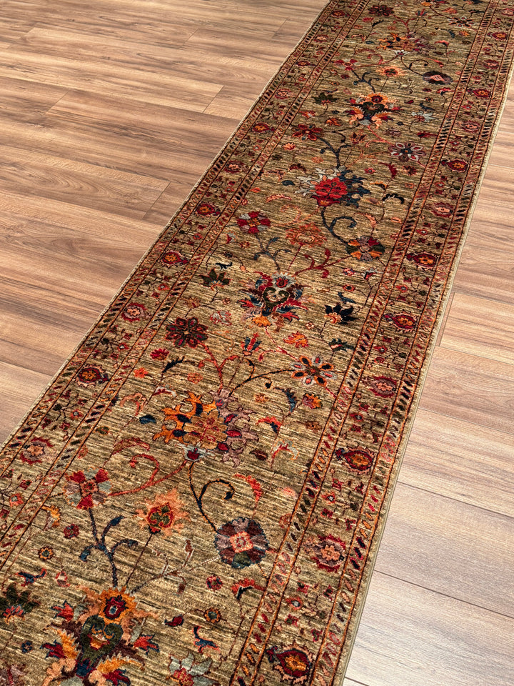 Sultani Binbirgece Uzun Yolluk Orijinal El Dokuması Bej Kök Boya Yün Halı 0.79x386 Metrekare - 3x12 ft