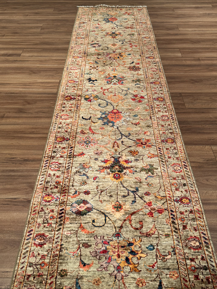 Sultani Binbirgece Uzun Yolluk Orijinal El Dokuması Bej Kök Boya Yün Halı 0.79x386 Metrekare - 3x12 ft