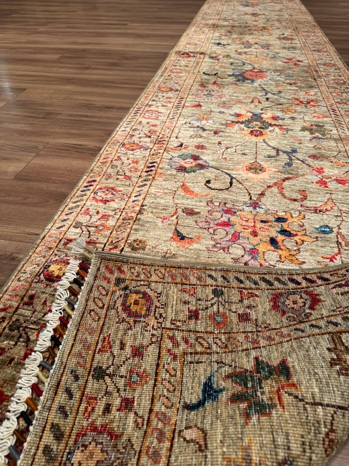 Sultani Binbirgece Uzun Yolluk Orijinal El Dokuması Bej Kök Boya Yün Halı 0.79x386 Metrekare - 3x12 ft
