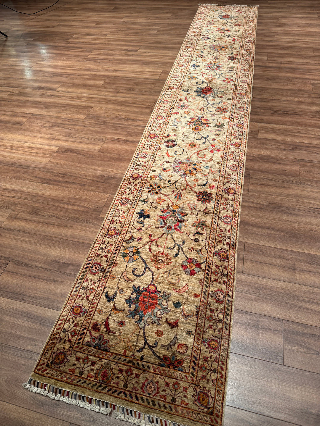 Sultani Binbirgece Uzun Yolluk Orijinal El Dokuması Bej Kök Boya Yün Halı 0.78x486 3.79 Metrekare - 3x13 ft