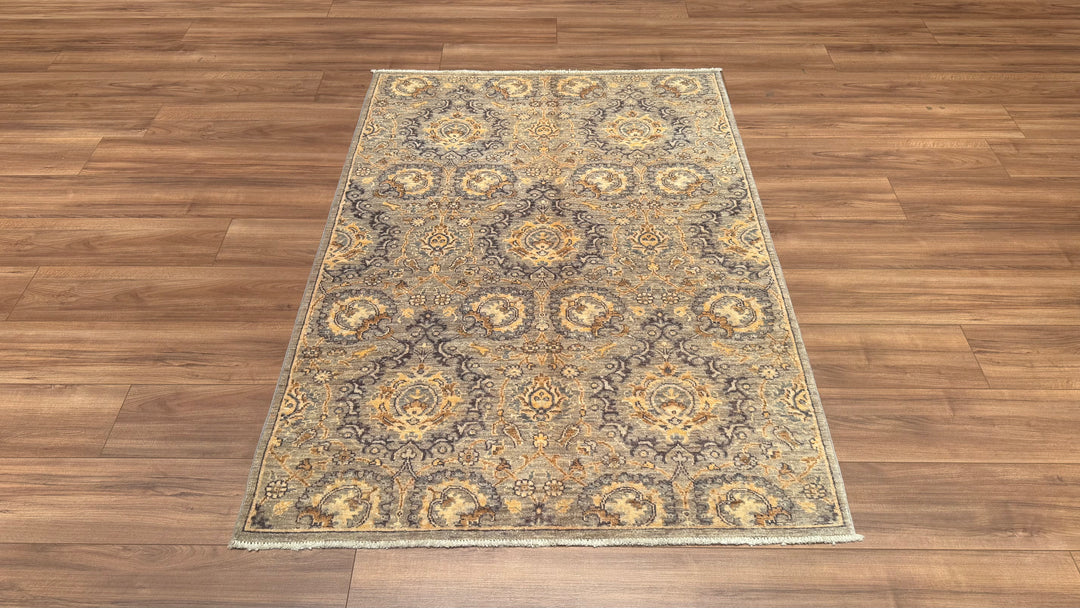 Uşak Orjinal El Dokuması Gri Kök Boya Yün Halı 122x171 2.09 Metrekare - 4x6 ft