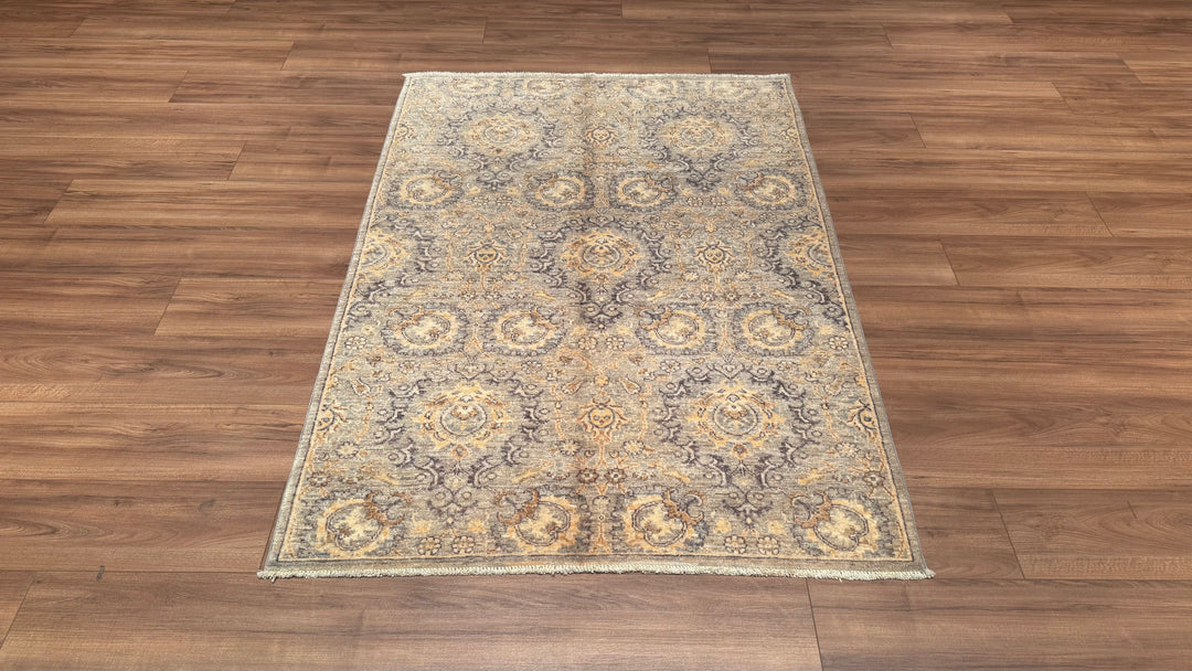 Uşak Original Hand Woven Gray Vegetable Dyed Wool Carpet 122x171 2.09 Square Meters - 4x6 ft