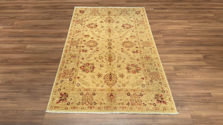 Uşak Original Hand Woven Beige Vegetable Dyed Wool Carpet 123x195 2.40 Square Meters - 4x6 ft