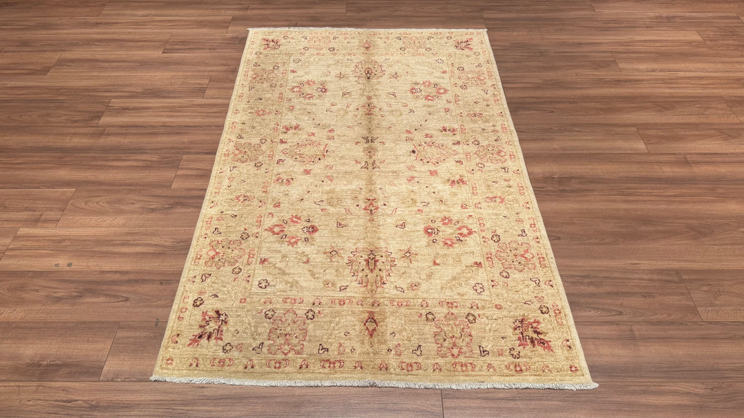 Uşak Original Hand Woven Beige Vegetable Dyed Wool Carpet 123x195 2.40 Square Meters - 4x6 ft