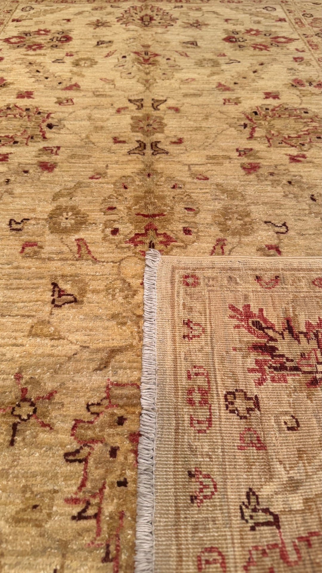 Uşak Original Hand Woven Beige Vegetable Dyed Wool Carpet 123x195 2.40 Square Meters - 4x6 ft