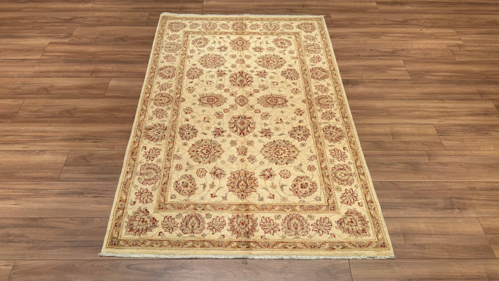 Uşak Original Hand Woven Cream Vegetable Dyed Wool Carpet 123x186 2.29 Square Meters - 4x6 ft