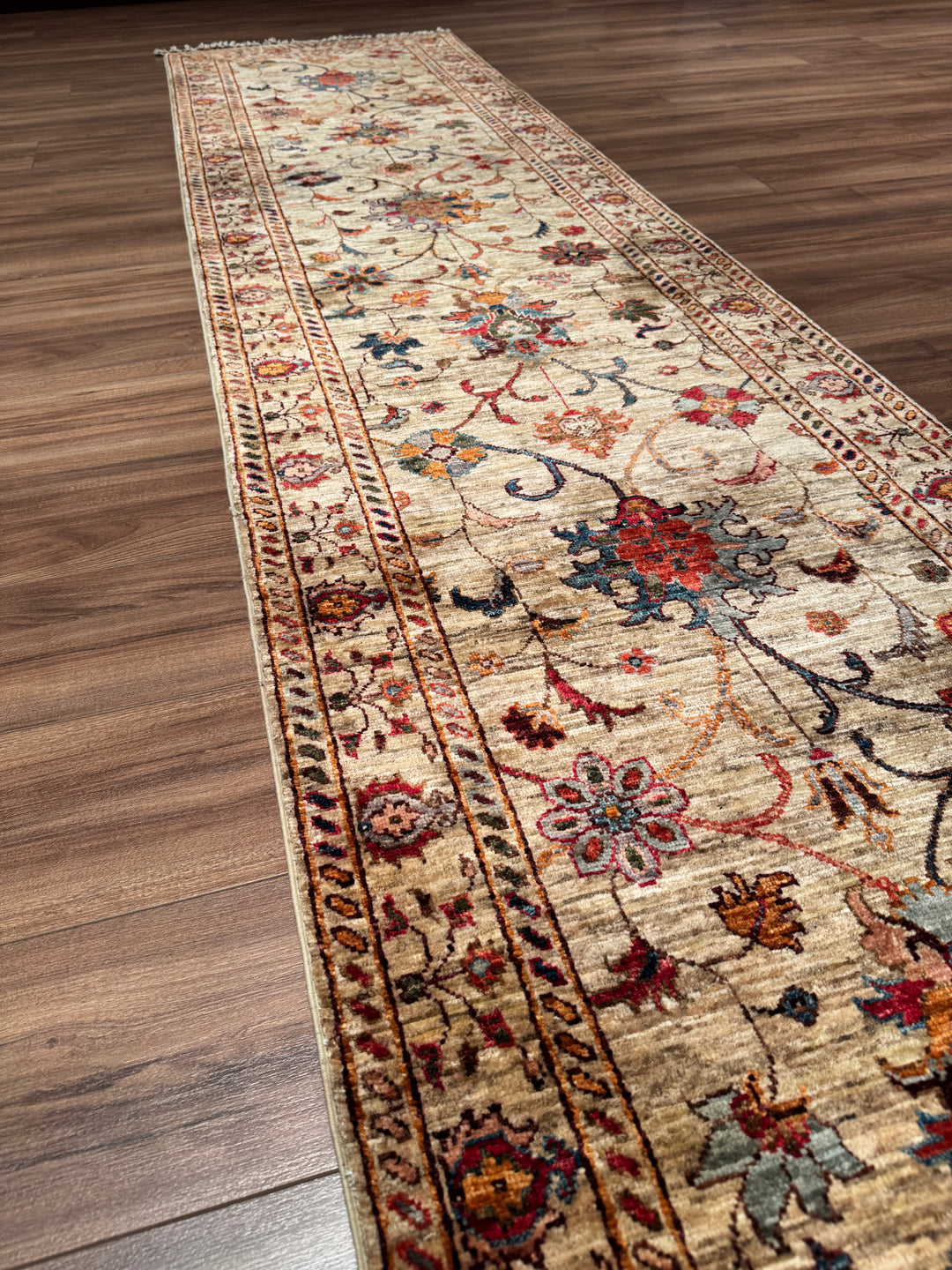 Sultani Binbirgece Uzun Yolluk Orijinal El Dokuması Bej Kök Boya Yün Halı 0.80x485 3.88 Metrekare - 3x13 ft
