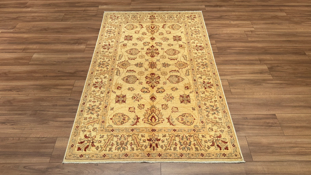 Uşak Original Hand Woven Cream Vegetable Dyed Wool Carpet 121x194 2.35 Square Meters - 4x6 ft