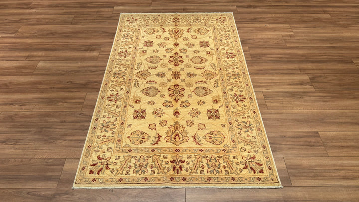 Uşak Original Hand Woven Cream Vegetable Dyed Wool Carpet 121x194 2.35 Square Meters - 4x6 ft