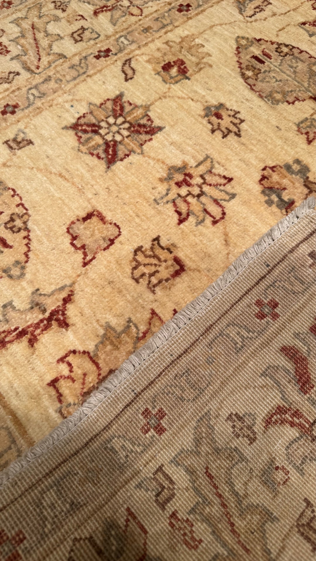 Uşak Original Hand Woven Cream Vegetable Dyed Wool Carpet 121x194 2.35 Square Meters - 4x6 ft