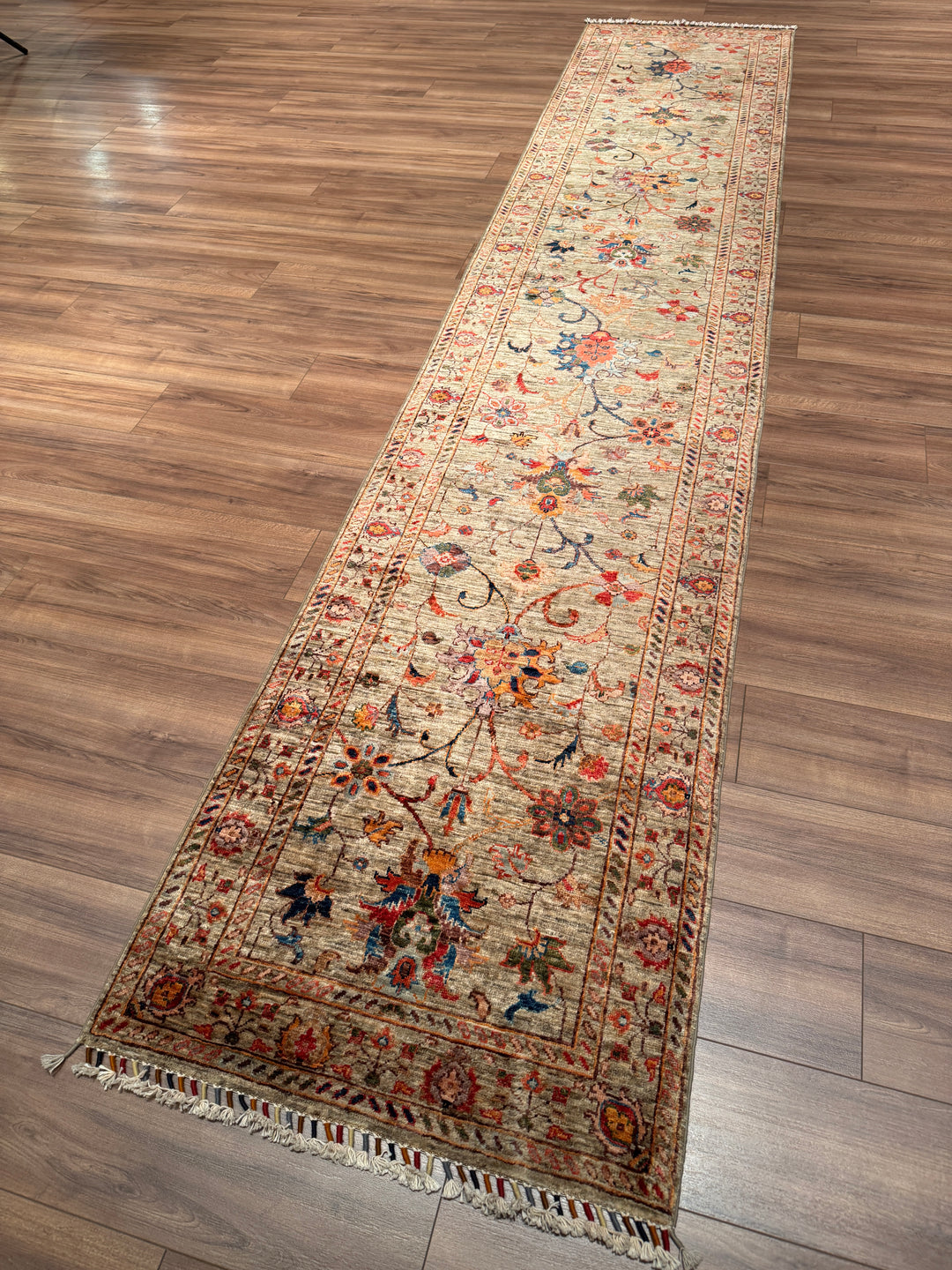 Sultani Binbirgece Uzun Yolluk Orijinal El Dokuması Bej Kök Boya Yün Halı 0.78x391 3.05 Metrekare - 3x13 ft