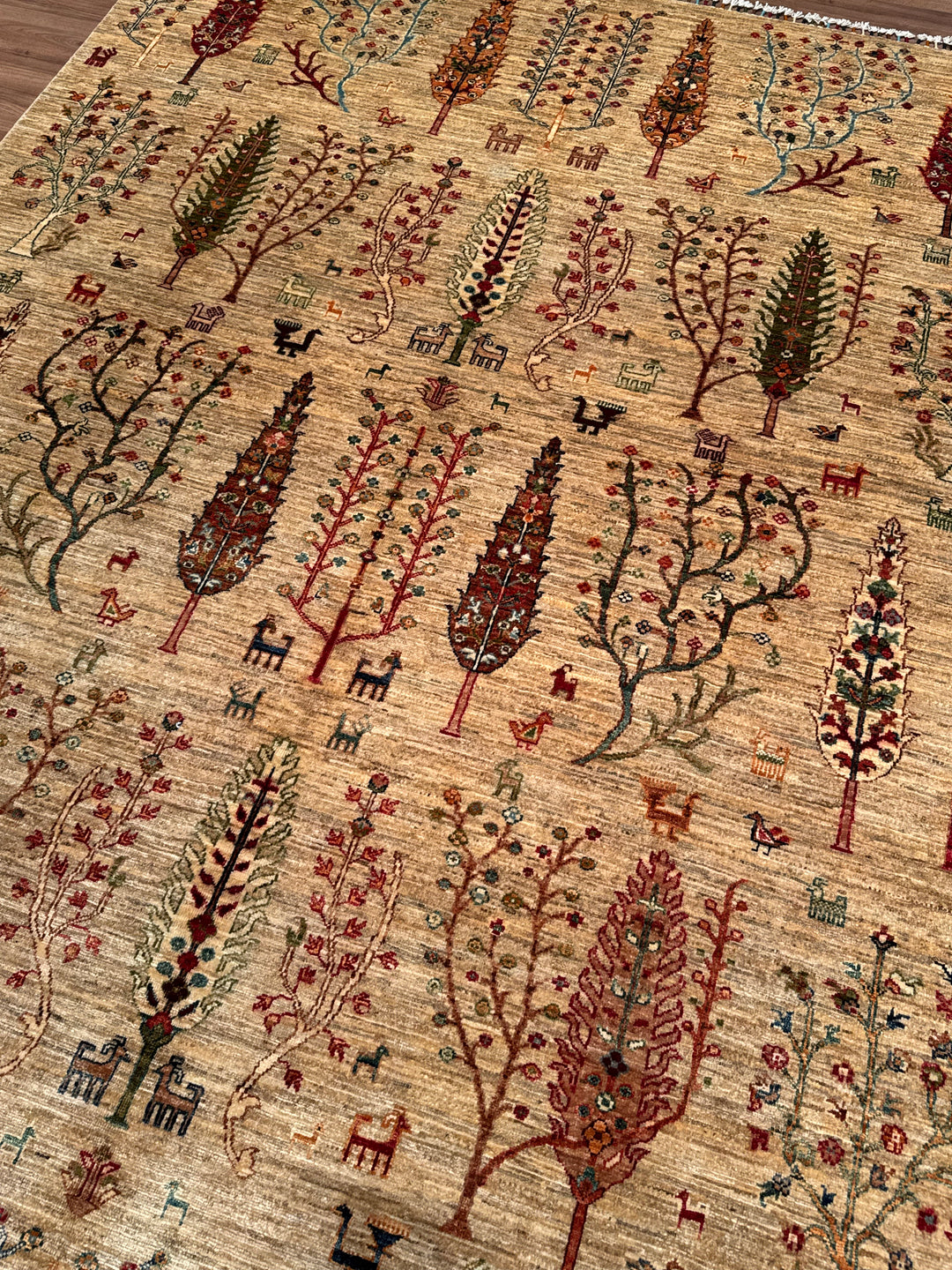 Sultani Hayat Ağacı Orijinal El Dokuması Bej Kök Boya Yün Halı 207x300 6.21 Metrekare - 8x10 ft