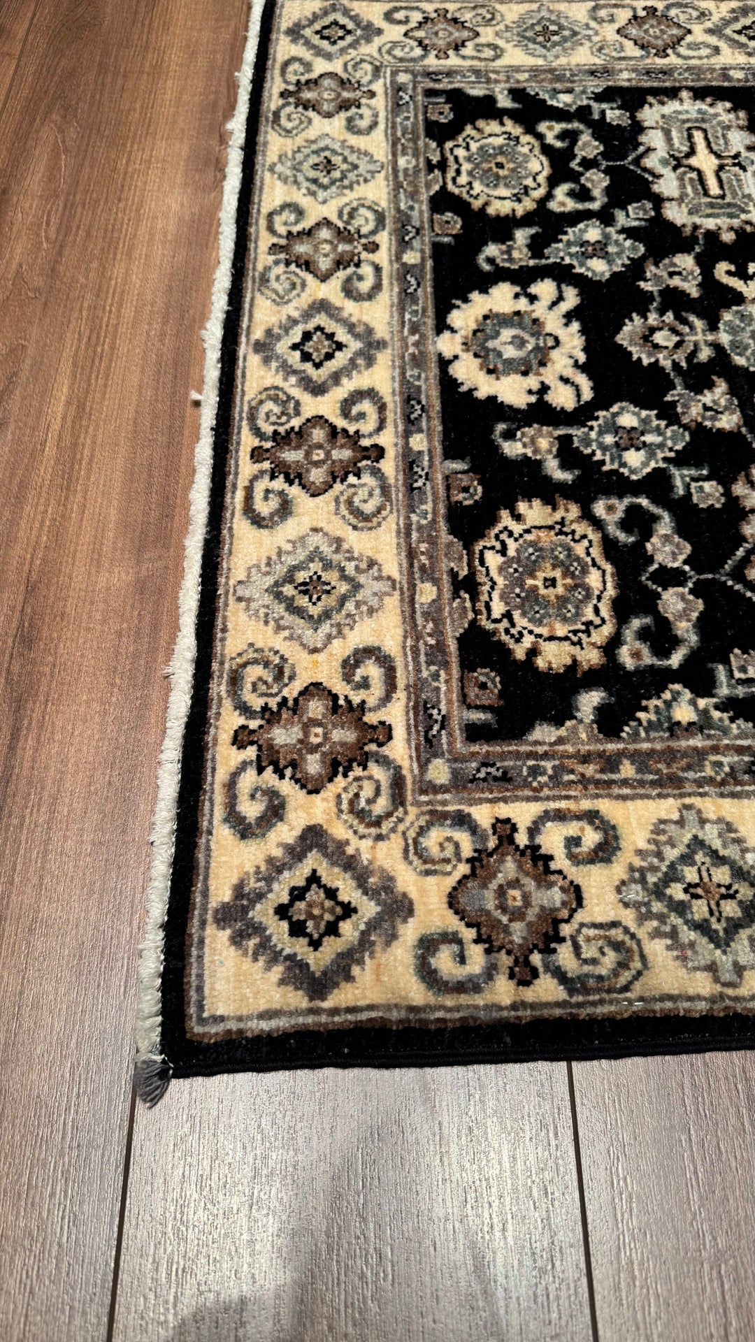 Uşak Original Hand Woven Beige Black Vegetable Dyed Wool Carpet 0.88x147 1.29 Square Meters - 3x5 ft