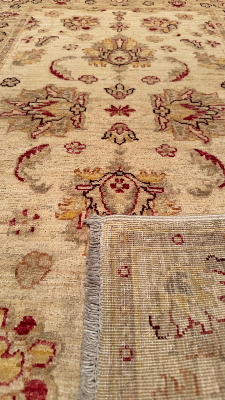 Uşak Original Hand Woven Beige Vegetable Dyed Wool Carpet 0.97x152 1.47 Square Meters - 3x5 ft