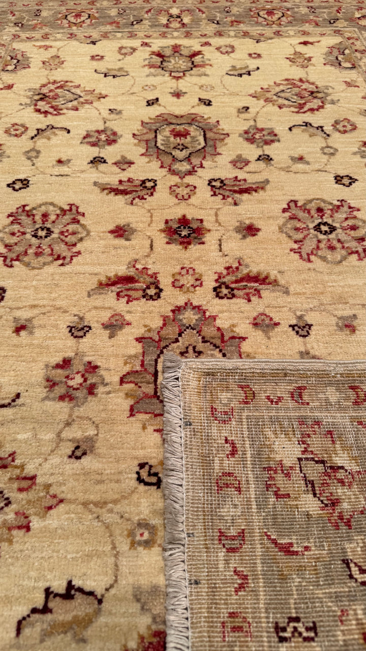 Uşak Original Hand Woven Beige Red Vegetable Dyed Wool Carpet 106x152 1.61 Square Meters - 3x5 ft