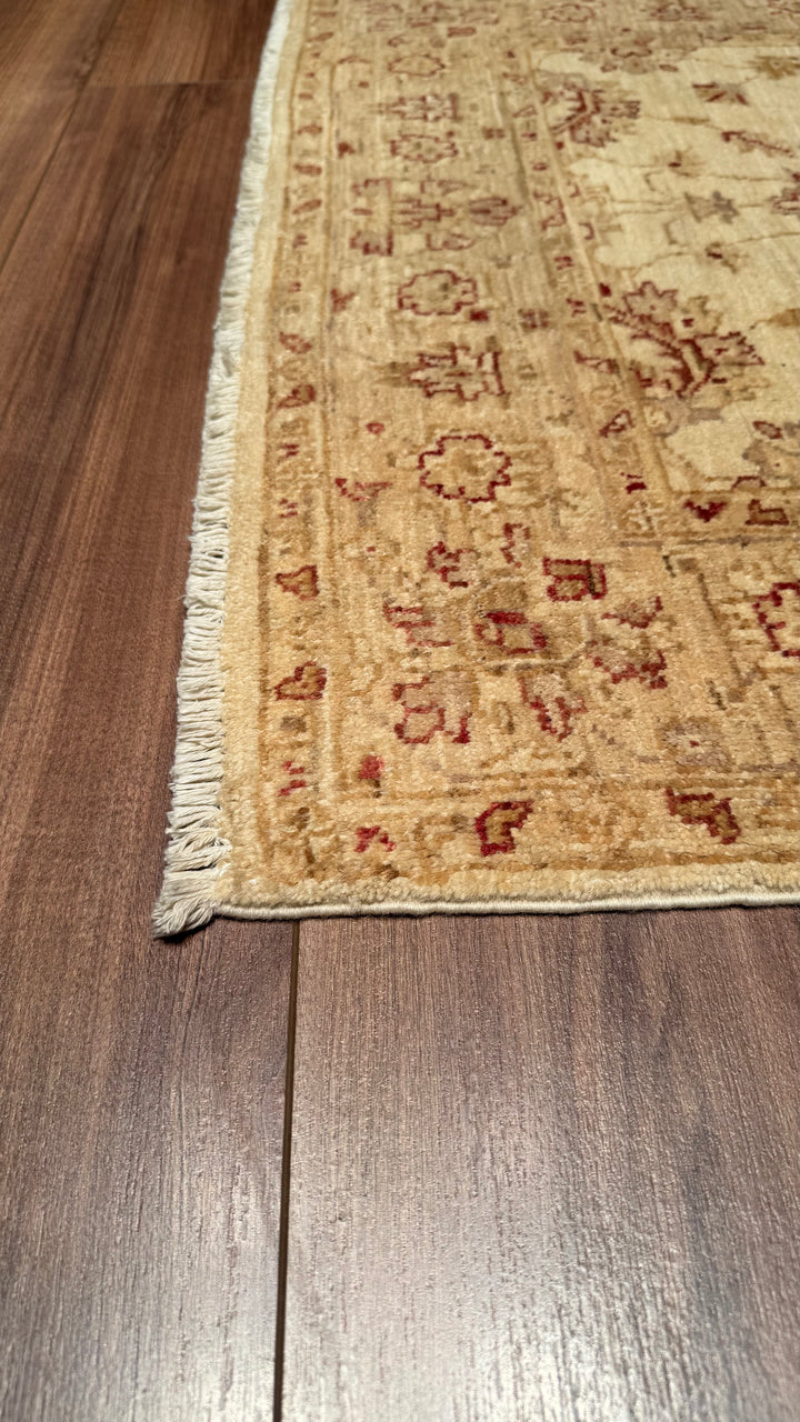 Uşak Original Hand Woven Pastel Vegetable Dyed Wool Carpet 0.94x146 1.37 Square Meters - 3x5 ft