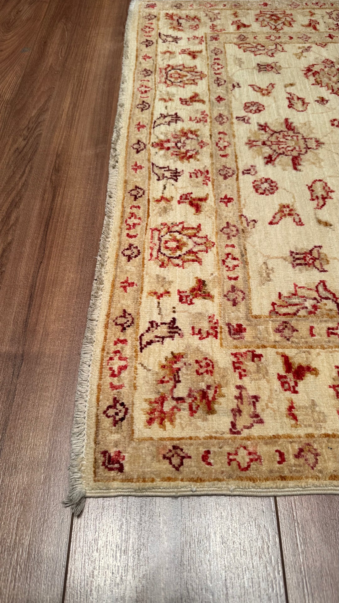 Uşak Original Hand Woven Cream Vegetable Dyed Wool Carpet 105x141 1.48 Square Meters - 3x5 ft