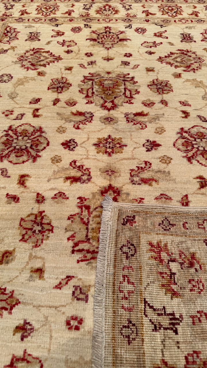 Uşak Original Hand Woven Cream Vegetable Dyed Wool Carpet 105x141 1.48 Square Meters - 3x5 ft