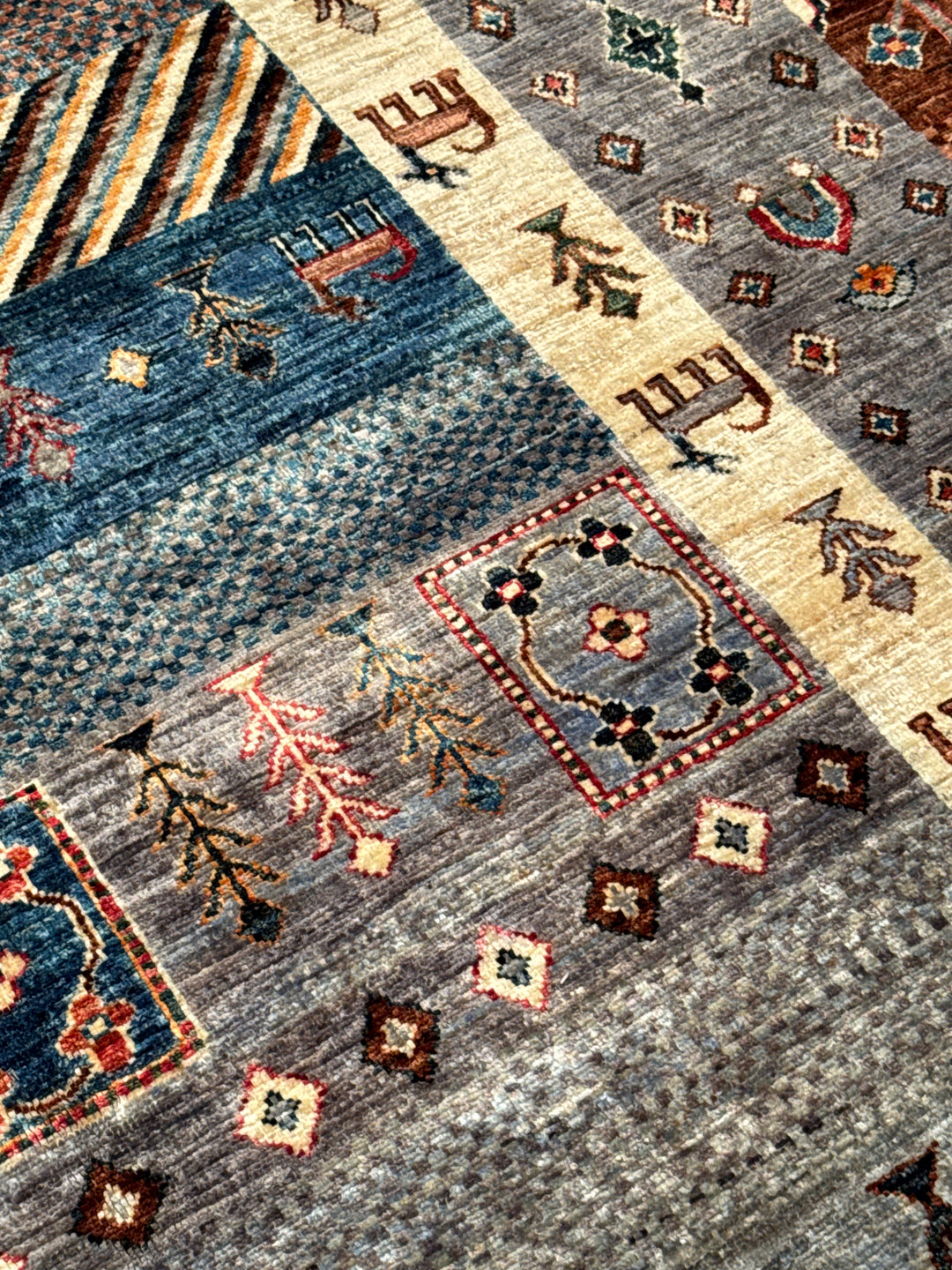 Khorjin Gabbe Desenli Orijinal El Dokuması Gri Kök Boya Yün Halı 207x299 6.19 Metrekare - 7x10 ft