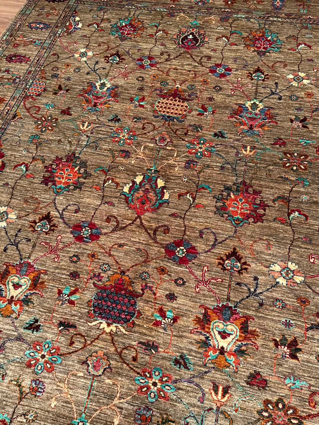 سجادة سلطاني بينبيرجيسي الأصلية المصنوعة يدويًا من الصوف بلون البيج المصبوغ بالجذور 205 × 289، 5.92 متر مربع - 7 × 10 قدم 