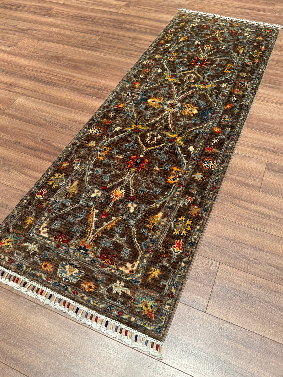 Sultani Çiçekli Yolluk Orijinal El Dokuması Kahverengi Kök Boya Yün Halı 0.75x221 1.66 Metrekare - 2x8 ft