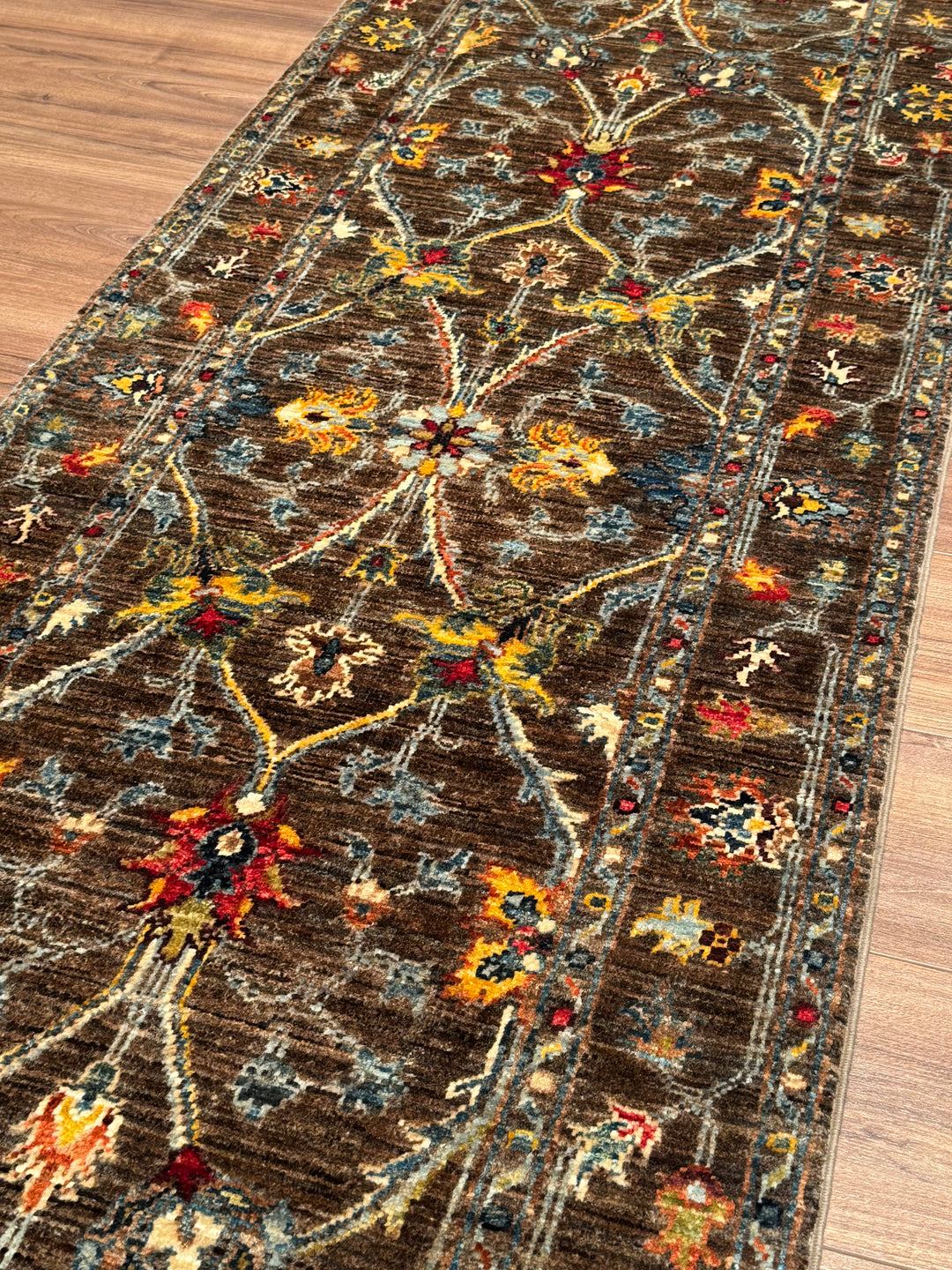 Sultani Çiçekli Yolluk Orijinal El Dokuması Kahverengi Kök Boya Yün Halı 0.75x221 1.66 Metrekare - 2x8 ft