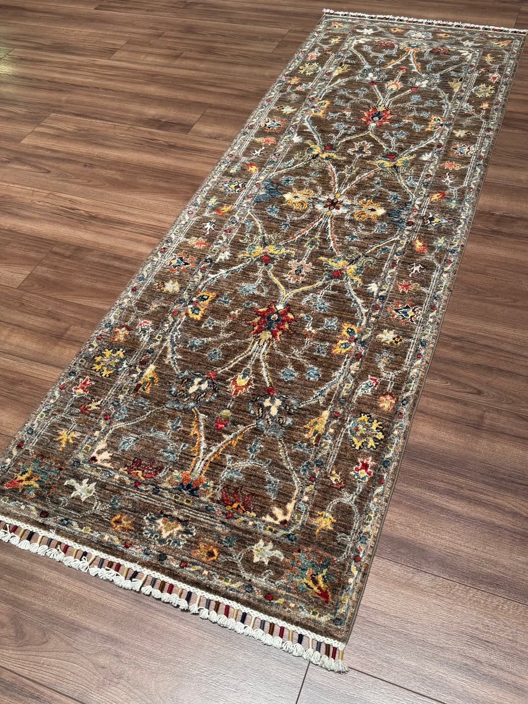 Sultani Çiçekli Yolluk Orijinal El Dokuması Kahverengi Kök Boya Yün Halı 0.75x221 1.66 Metrekare - 2x8 ft