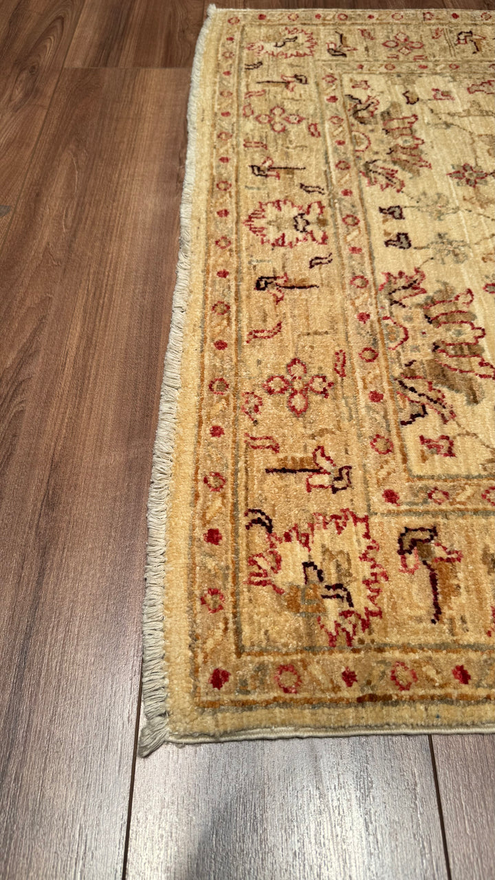 Uşak Original Hand Woven Cream Vegetable Dyed Wool Carpet 102x148 1.51 Square Meters - 3x5 ft