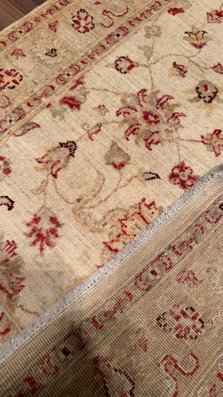 Uşak Original Hand Woven Cream Vegetable Dyed Wool Carpet 100x146 1.46 Square Meters - 3x5 ft