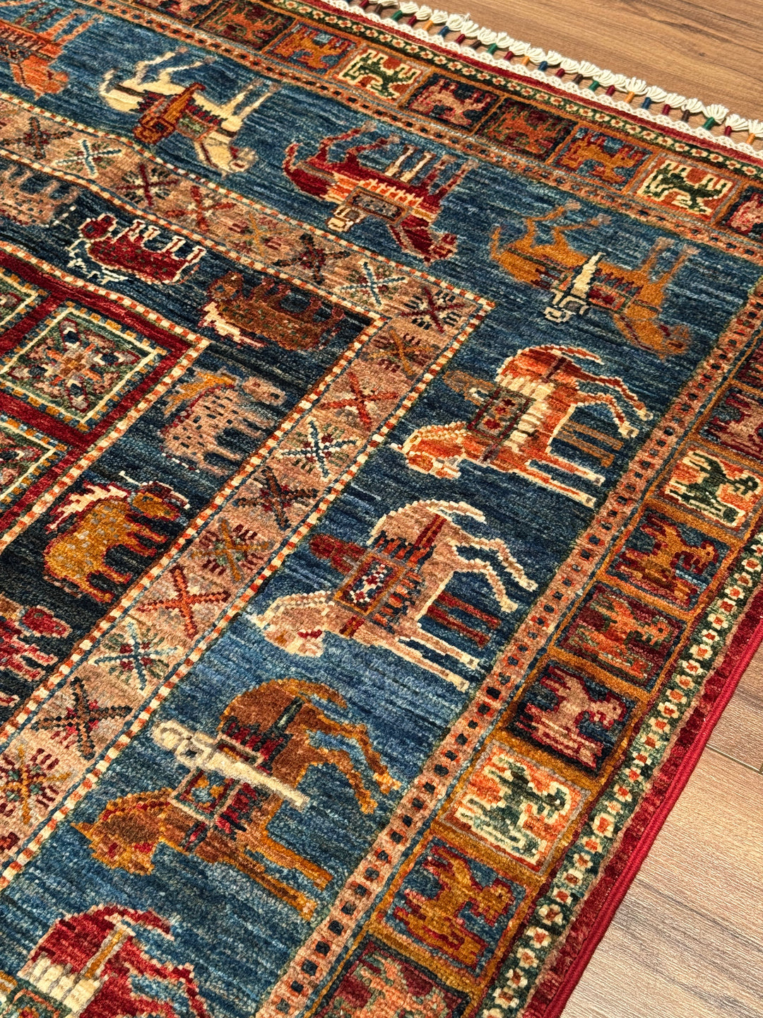 سجادة صوف أصلية من Pazırık منسوجة يدويًا ومُصبغة بجذور متعددة، 125×178، 2.23 متر مربع - 4×6 قدم 