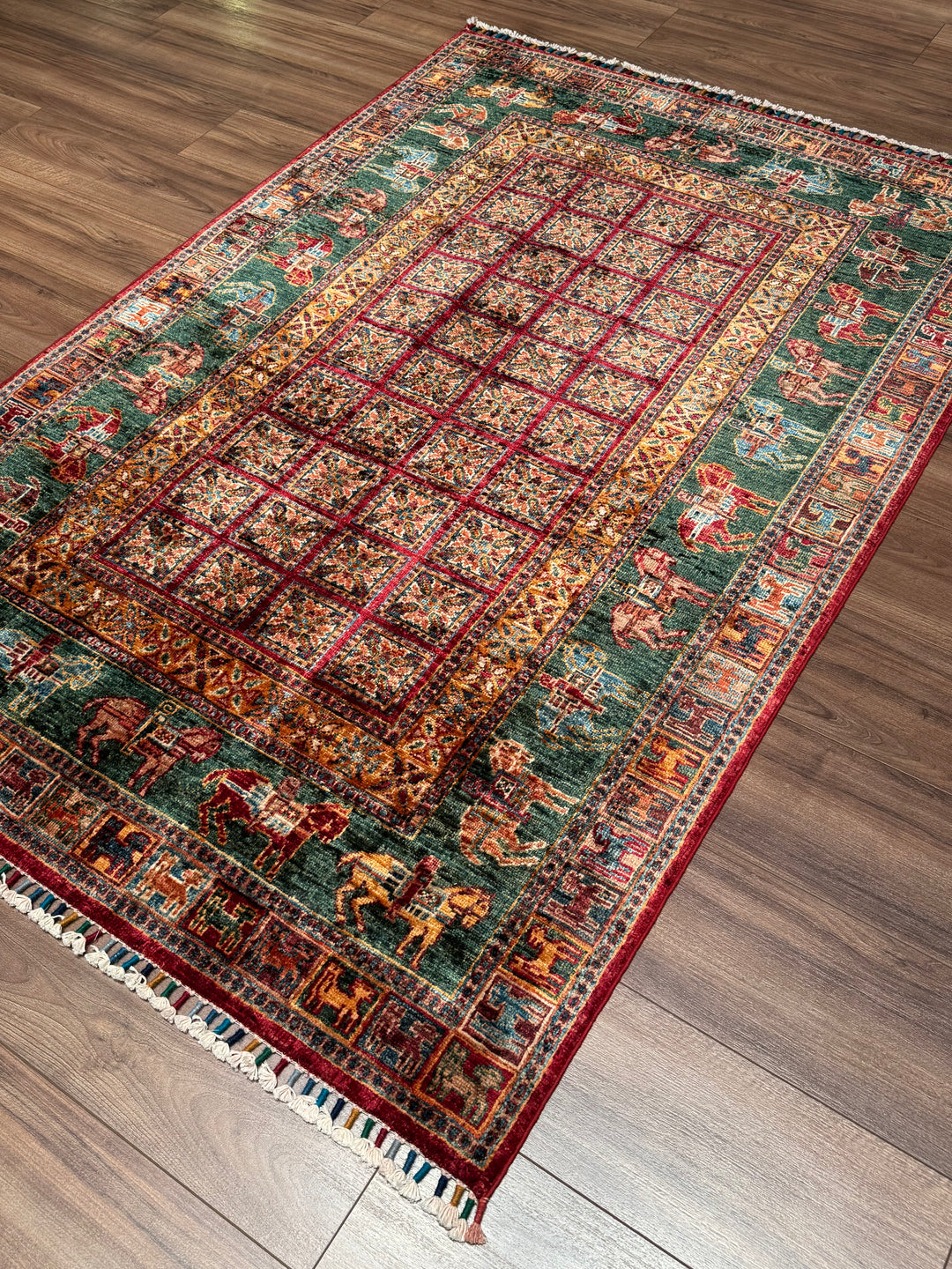 سجادة صوف أصلية من Pazırık منسوجة يدويًا ومُصبغة بجذور متعددة، 126×184، 2.32 متر مربع - 4×6 قدم 