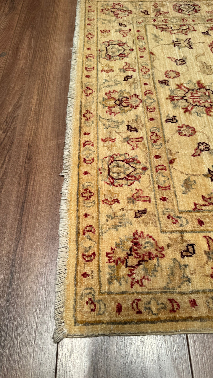 Uşak Original Hand Woven Cream Vegetable Dyed Wool Carpet 102x153 1.56 Square Meters - 3x5 ft