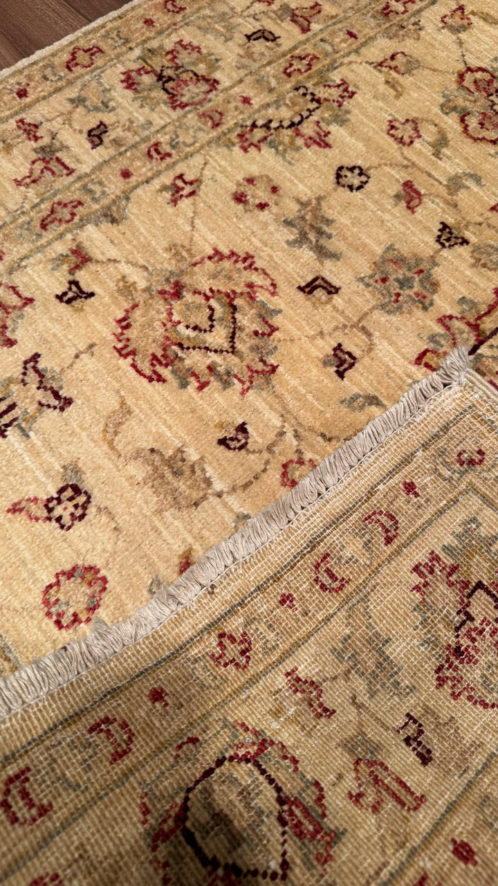 Uşak Original Hand Woven Cream Vegetable Dyed Wool Carpet 102x153 1.56 Square Meters - 3x5 ft