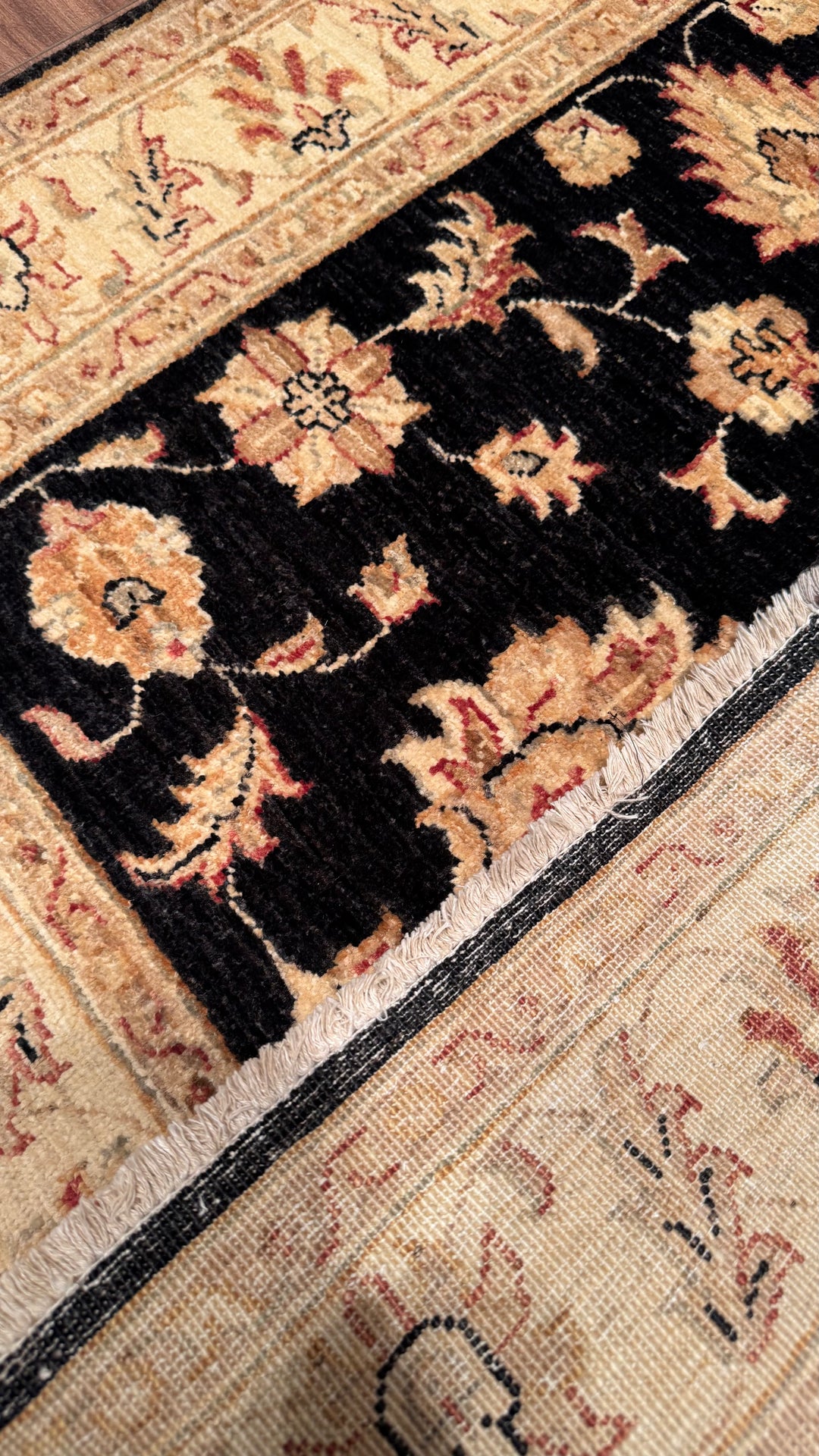 Uşak Original Hand Woven Cream Black Vegetable Dyed Wool Carpet 105x140 1.47 Square Meters - 3x5 ft