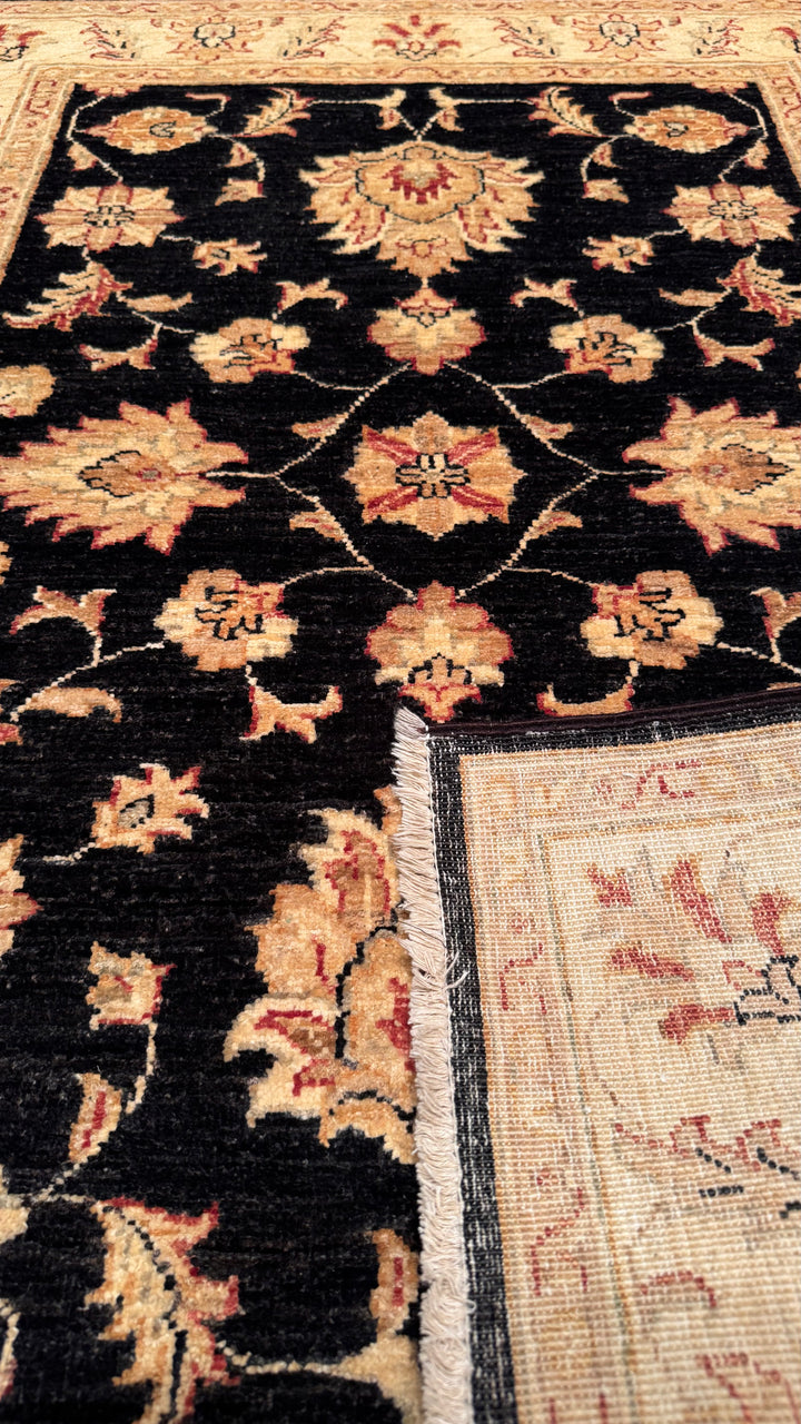 Uşak Original Hand Woven Cream Black Vegetable Dyed Wool Carpet 105x140 1.47 Square Meters - 3x5 ft