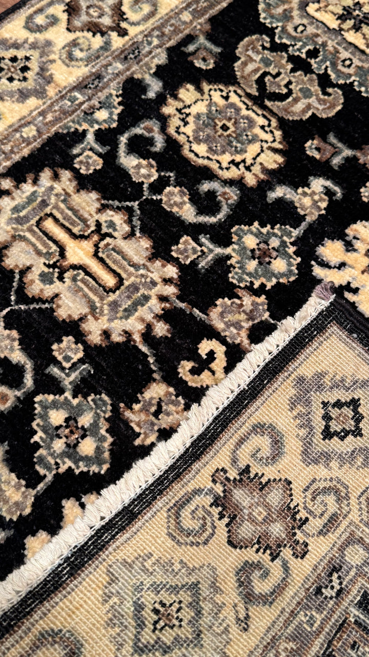 Uşak Original Hand Woven Cream Black Vegetable Dyed Wool Carpet 0.87x148 1.29 Square Meters - 3x5 ft