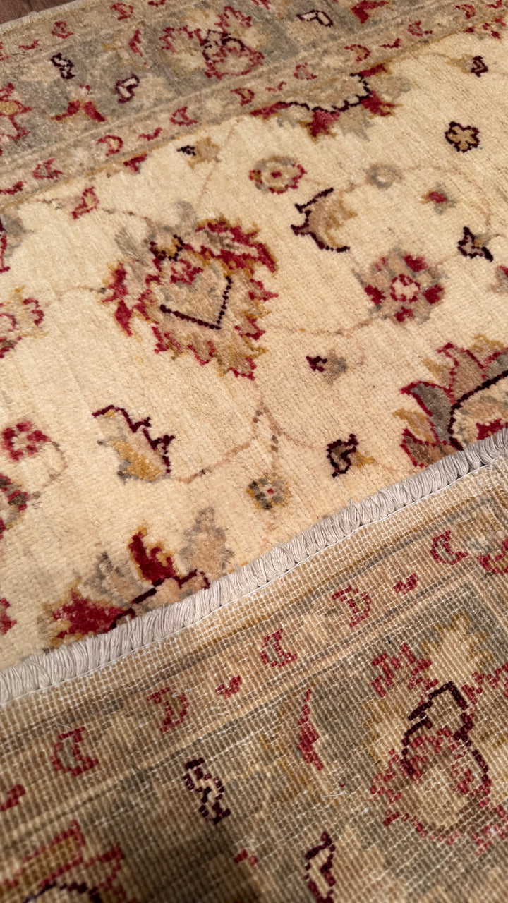 Uşak Original Hand Woven Cream Vegetable Dyed Wool Carpet 105x150 1.58 Square Meters - 3x5 ft