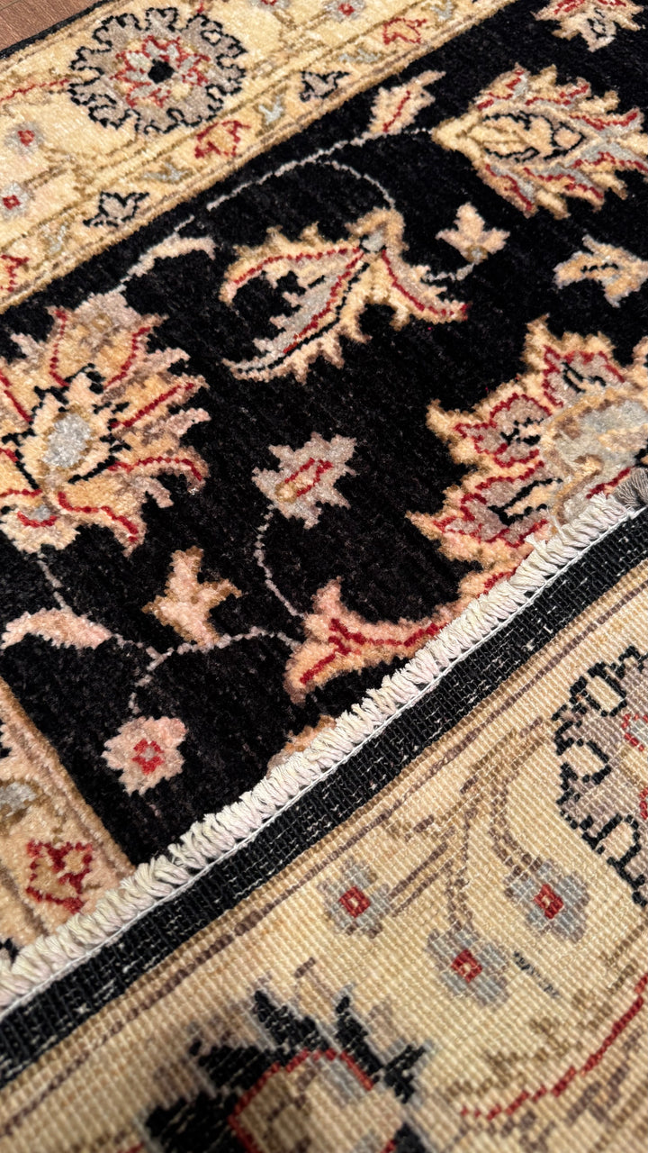 Uşak Original Hand Woven Cream Black Vegetable Dyed Wool Carpet 0.86x159 1.37 Square Meters - 3x5 ft