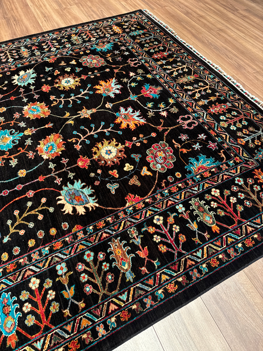 Sultani Çiçekli Orijinal El Dokuması Siyah Kök Boya Yün Halı 211x307 6.48 Metrekare - 7x10 ft