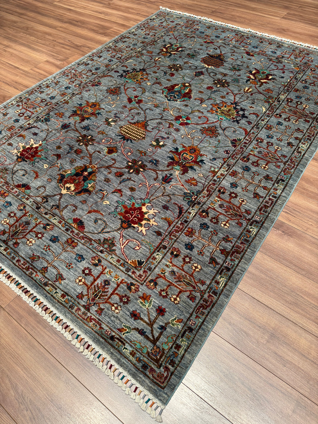 سجادة سلطاني بينبيرجيسي الأصلية المصنوعة يدويًا من الصوف الرمادي المصبوغ بصبغة الجذور، 174 × 240، 4.18 متر مربع - 6 × 8 قدم 