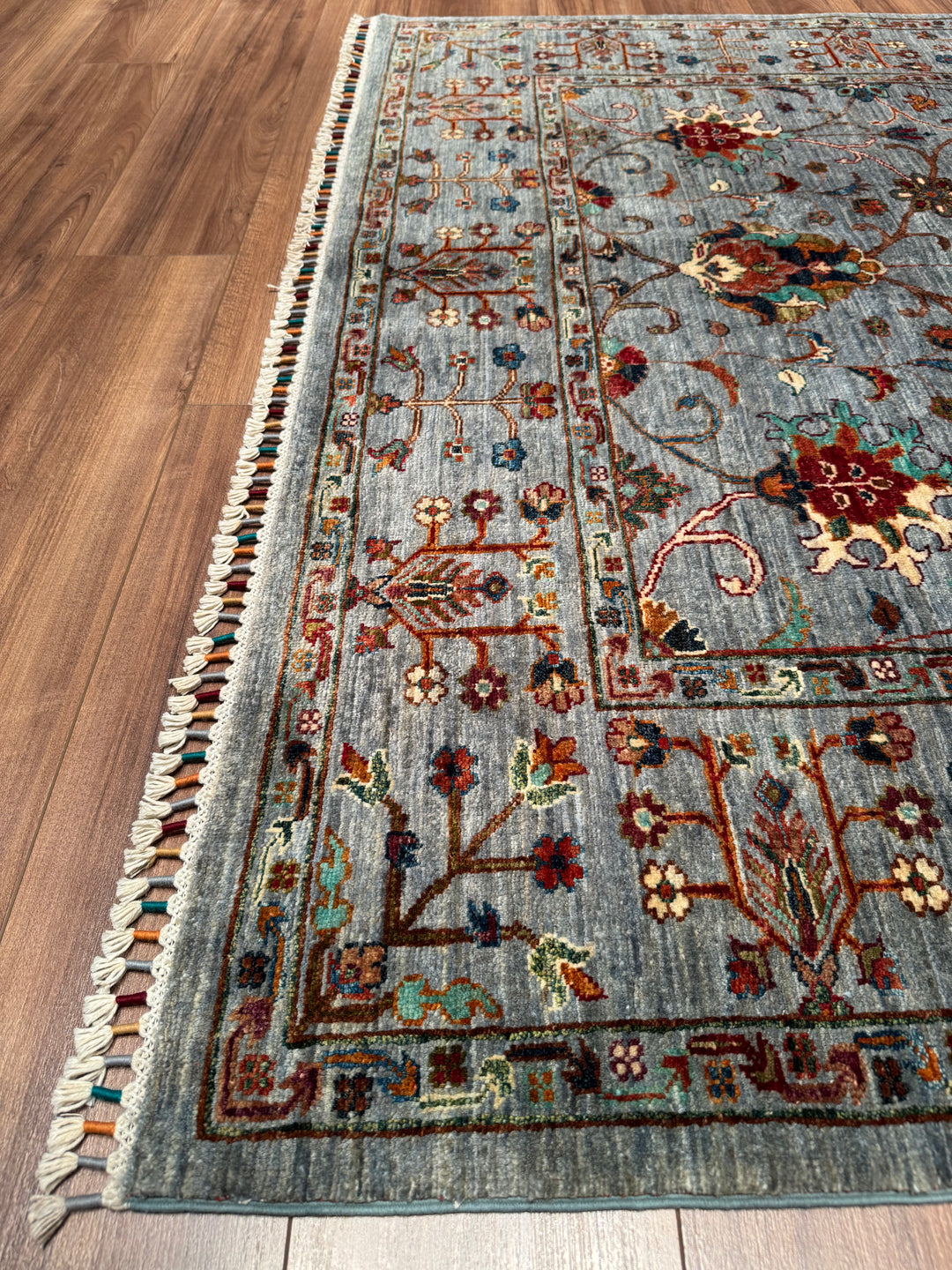 سجادة سلطاني بينبيرجيسي الأصلية المصنوعة يدويًا من الصوف الرمادي المصبوغ بصبغة الجذور، 174 × 240، 4.18 متر مربع - 6 × 8 قدم 