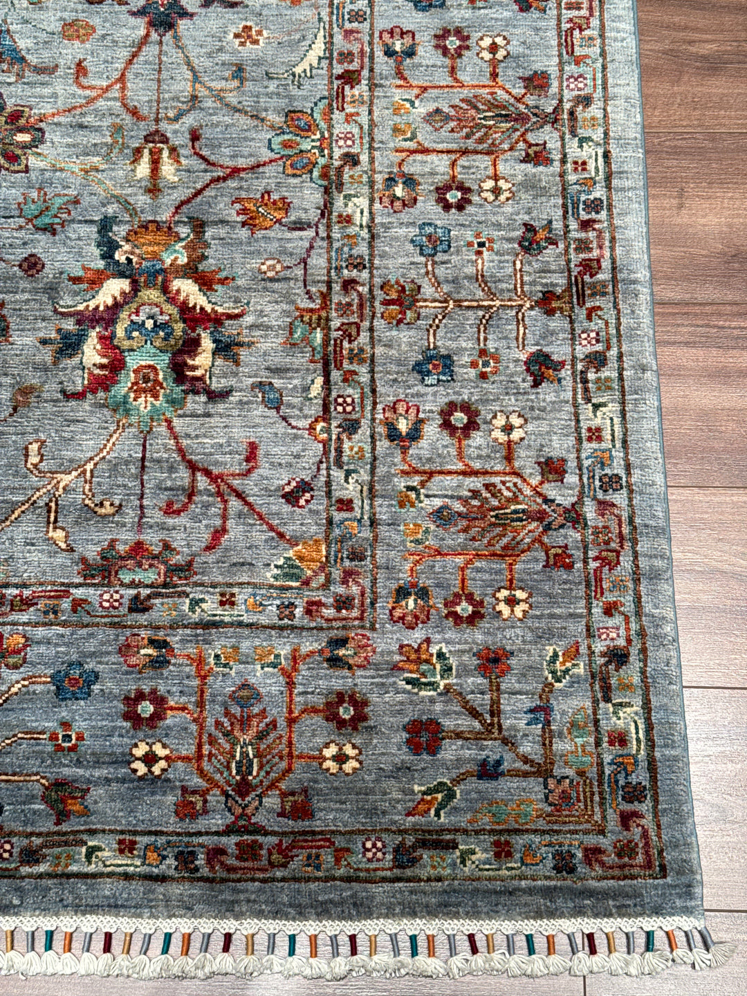 سجادة سلطاني بينبيرجيسي الأصلية المصنوعة يدويًا من الصوف الرمادي المصبوغ بصبغة الجذور، 174 × 240، 4.18 متر مربع - 6 × 8 قدم 