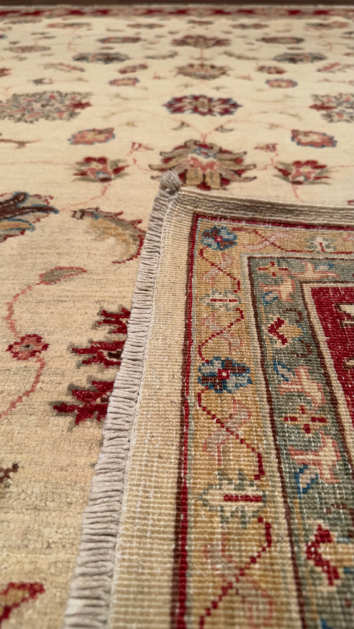 Uşak Original Hand Woven Cream Red Vegetable Dyed Wool Carpet 205x290 5.95 Square Meters - 8x10 ft